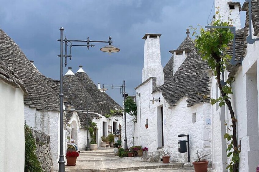 ALBEROBELLO - typical street