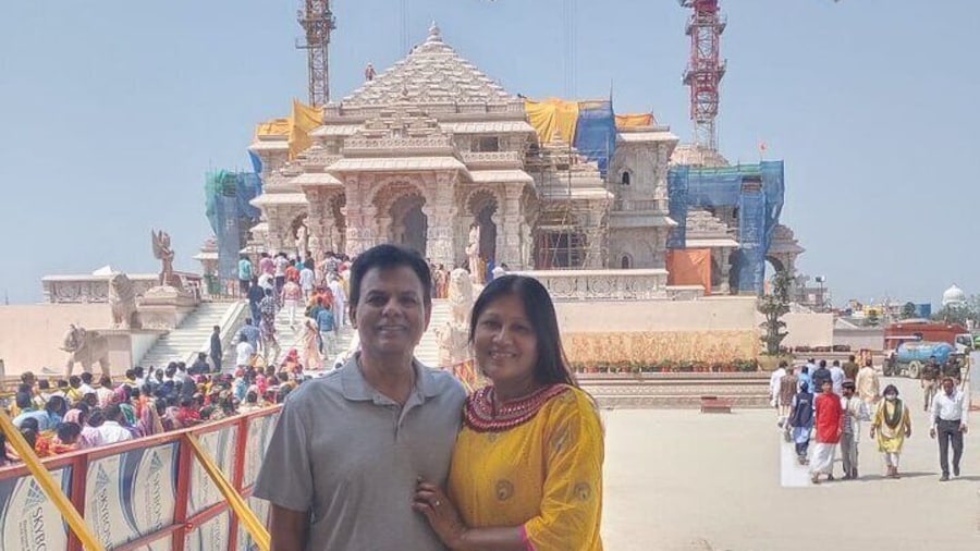 Spiritual Sojourn: Lucknow to Ayodhya Day Tour