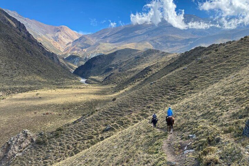 The inmensity of the Andes during the Horseback riding 