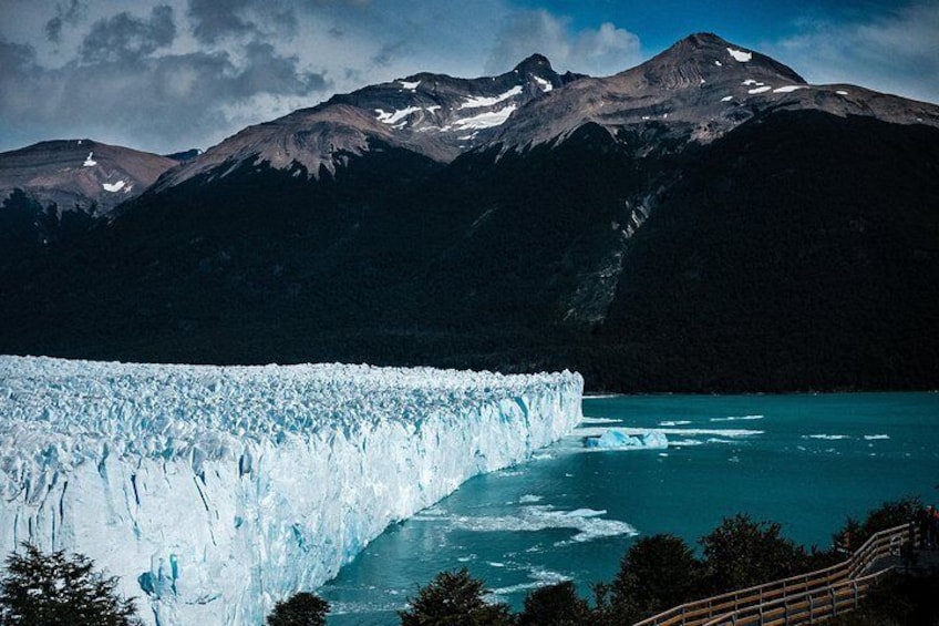 This day tour from El Calafate, Argentina provides stunning vistas of the Perito Moreno Glacier.