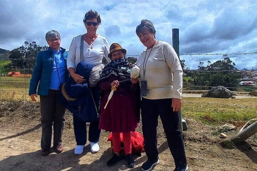 Tourists and a local spiner