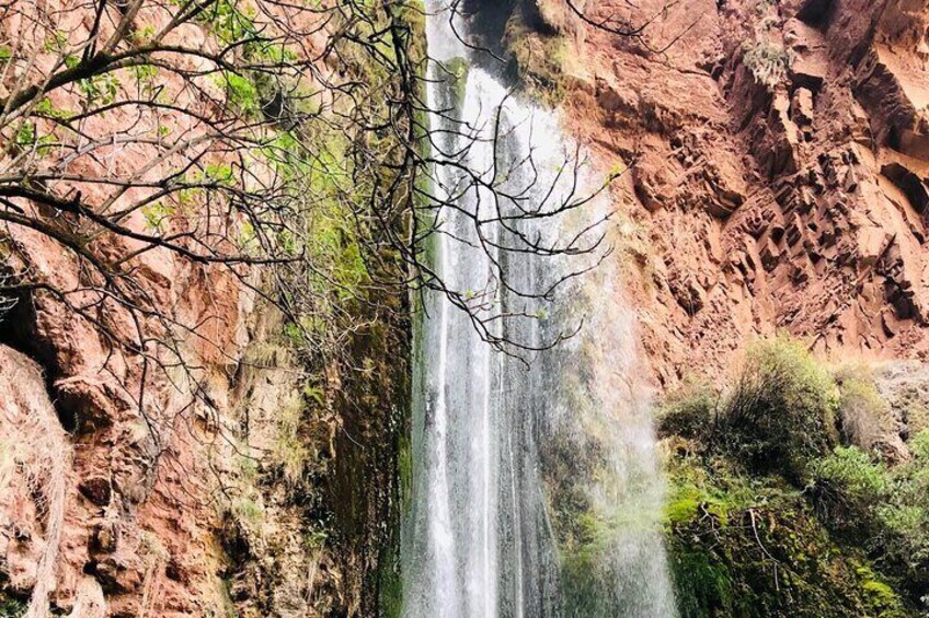 Trek to Perolniyoc Waterfalls