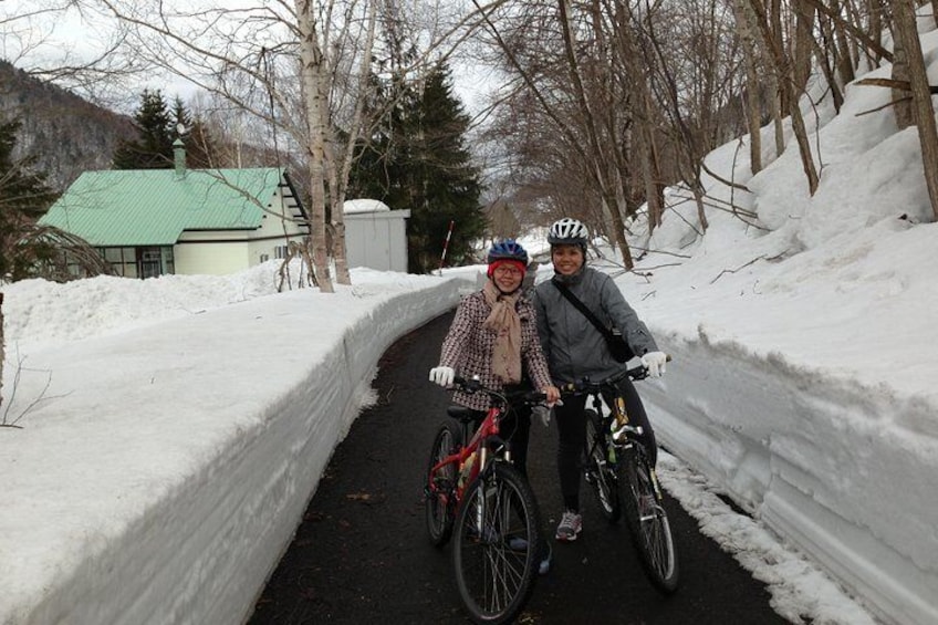 Mountain Bike Tour from Sapporo Including Hoheikyo Onsen and Lunch