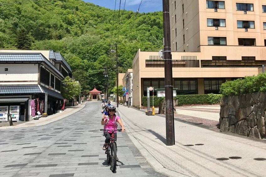 Mountain Bike Tour from Sapporo Including Hoheikyo Onsen and Lunch