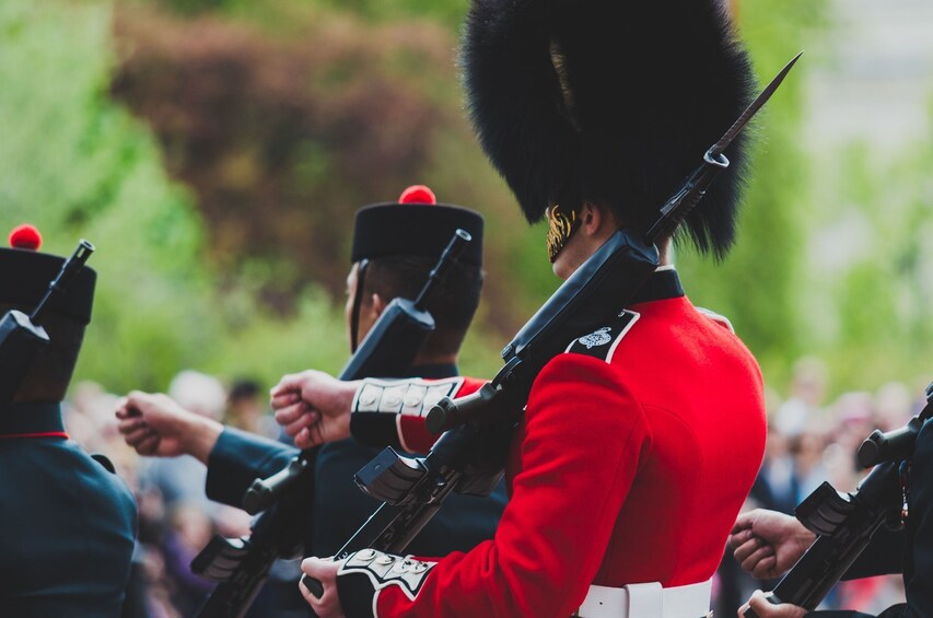 Changing guard walks