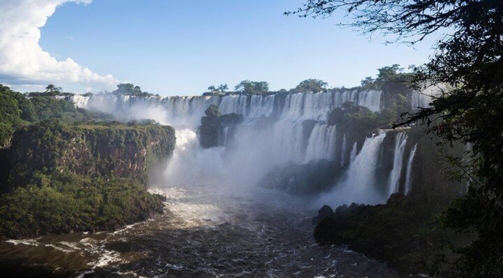 Iguazu Falls: Visit to Argentinian and Brazilian Side in two days