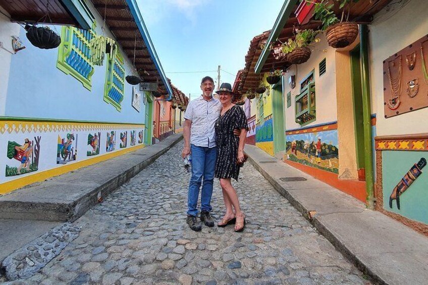 Private Guatape tour plus options like paragliding ATV fruits food from Medellin