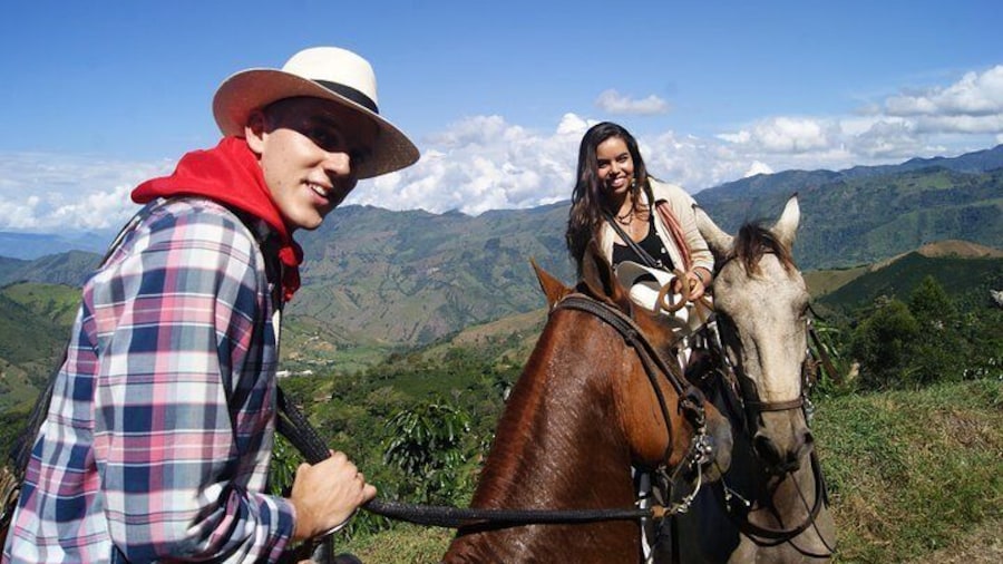 Coffee Tour In Horse Riding and Lunch In Medellin