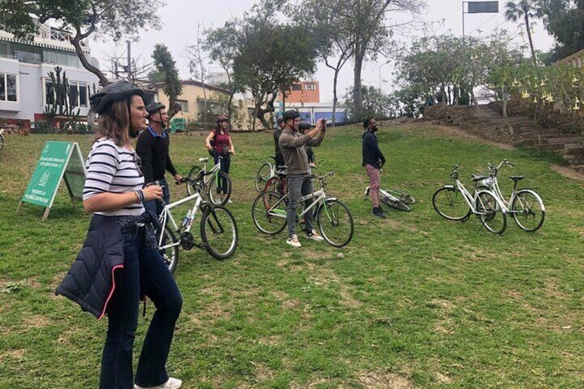 Lima Bike Tour Miraflores - Barranco + Huaca Pucllana!