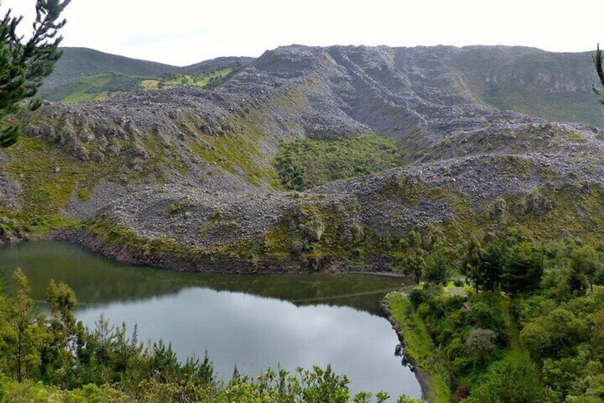 Antisana volcano private tour; birding and hike in the Andes