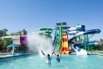 Hopp over linjen: Big Bula Waterpark heldagsbillett