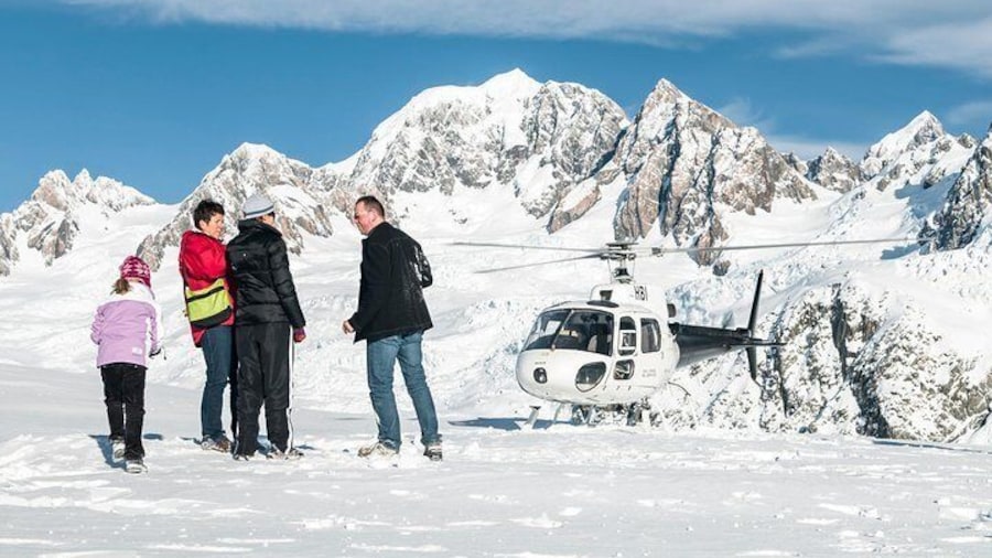 Snow landing, Mount Tasman behin