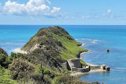 Excursión en grupo pequeño al Cabo de Rodon; playas ocultas e historia