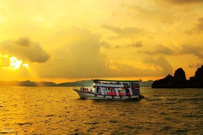 Sunset Dinner Cruise in Phang Nga Bay (SIC)