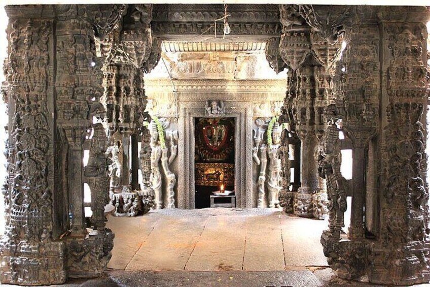 Excursion to visit Lepakshi Temple & Nandi Hills from Bangalore