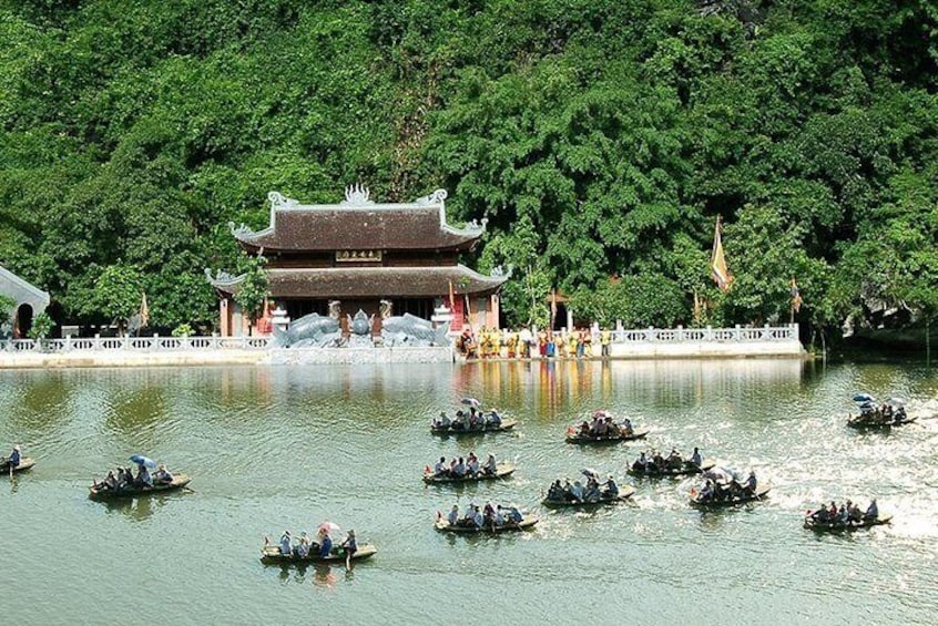 MEMORABLE Day In Ninh Binh ALL INCLUSIVE: Hoa Lu, Tam Coc, Mua Cave, Trang An