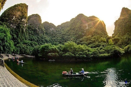 NINH BINH MEMORABLE DAY: Hoa Lu, Mua Cave, boat trip Tam Coc, Trang An opti...