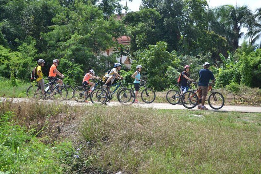 Exploration on two wheels, cycling the Mae Ngat valley