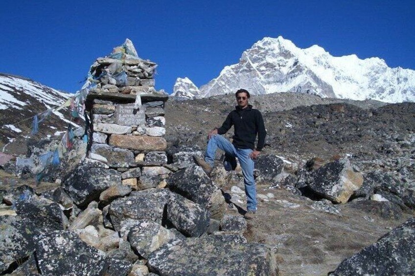 Way to Everest Base Camp from Gorakshep 