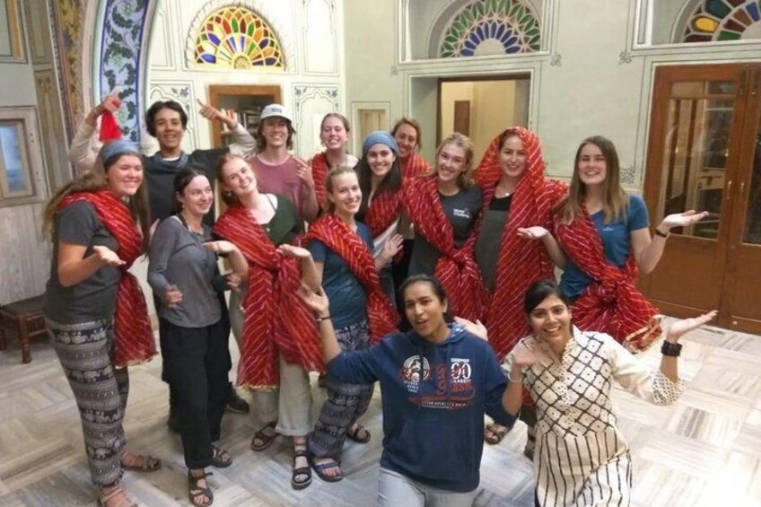 Bollywood Dance Class - Shimmy, shake and groove with Hindi Movie hits !