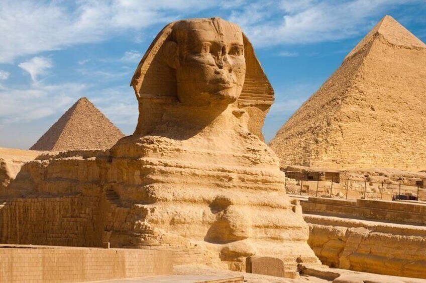 8-Day Private Tour Cairo, Aswan, Luxor and Nile Cruise Including Air Fare