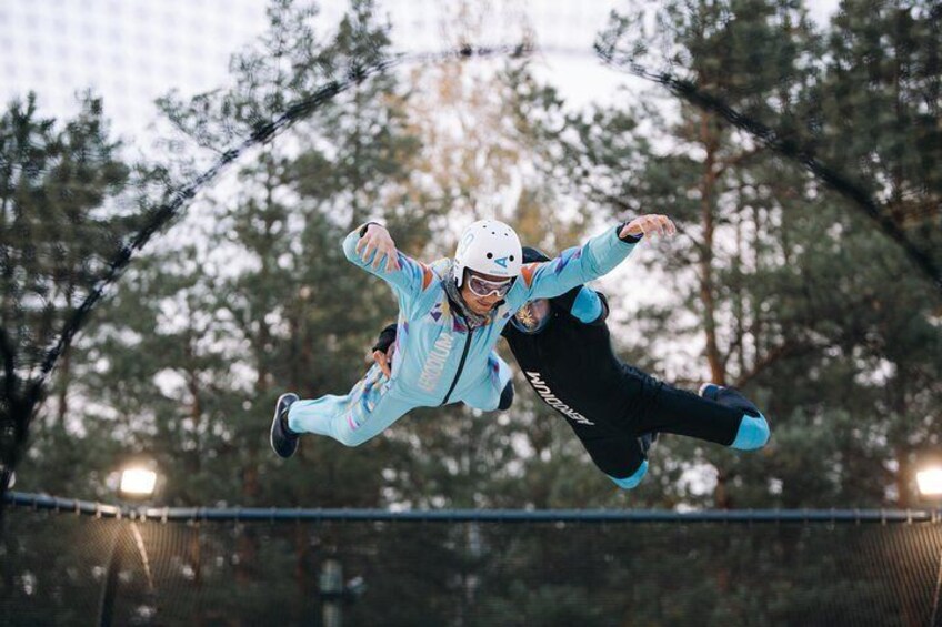 Vertical wind tunnel flight (Aerodium)