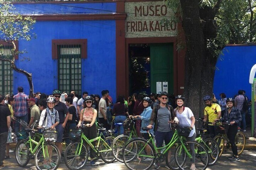 Mexico City Bike Tour: Coyoacan and Frida Kahlo Museum ENTRANCE INCLUDED