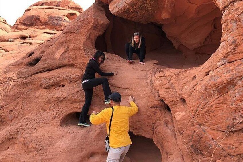 Valley of Fire Family/Friends Adventure Hiking Tour