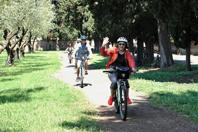 4,5-h E-Bike Tour Appian Way, Aqueducts & Caffarella Park