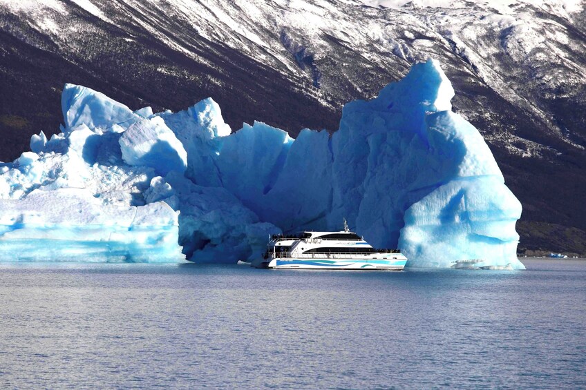 Full-Day Glacier Cruise from El Calafate with a Scenic Stop