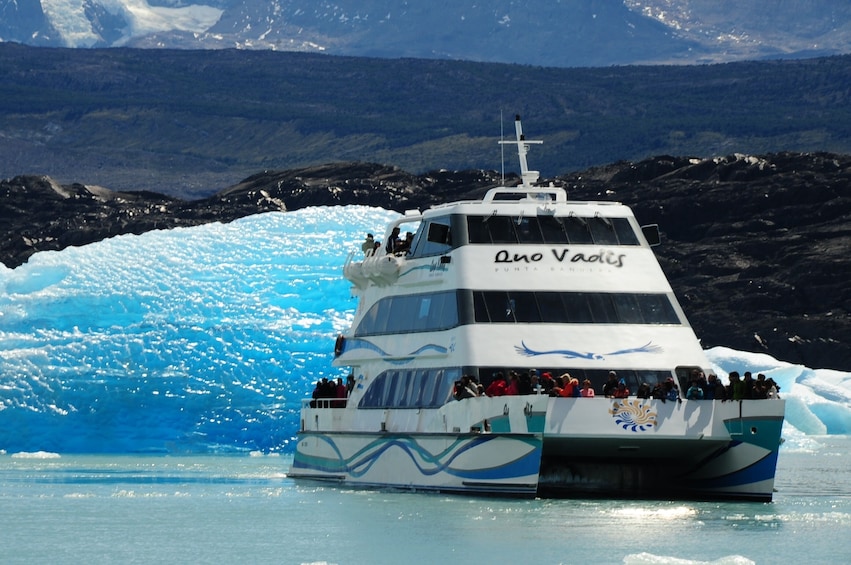 Full Day All Glaciers Cruise from El Calafate with 1 Stop