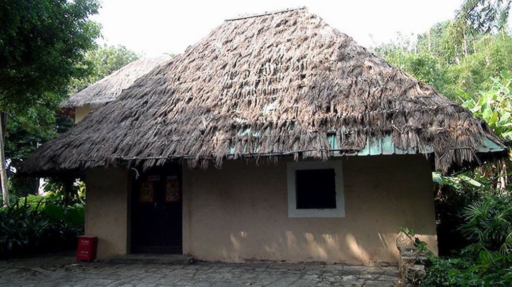 grass house near shenzhen