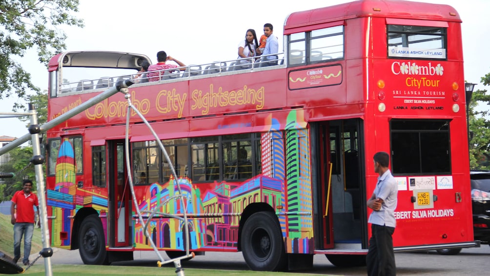 Sightseeing bus in Colombo