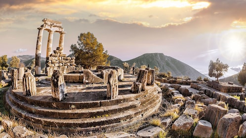 Delphi, viaje al «centro del mundo antiguo»