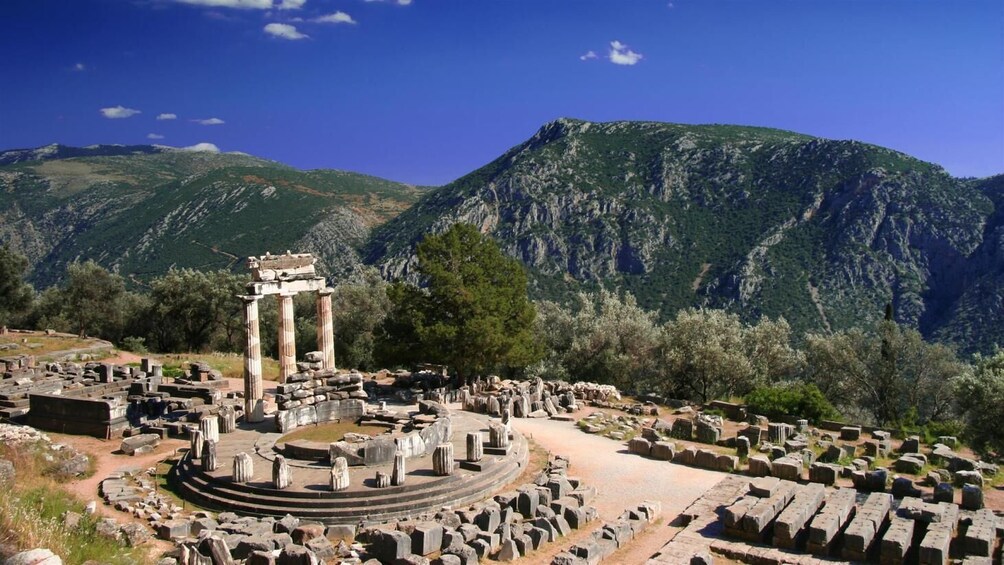 Delphi, Trip to the "Center of the Ancient World"
