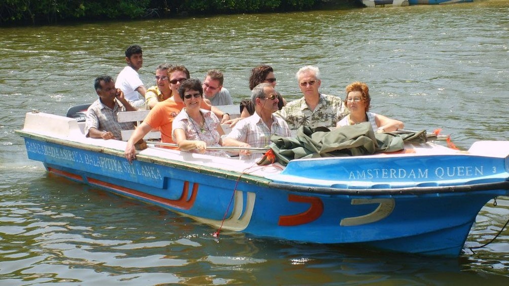 people in small boat near Colombo