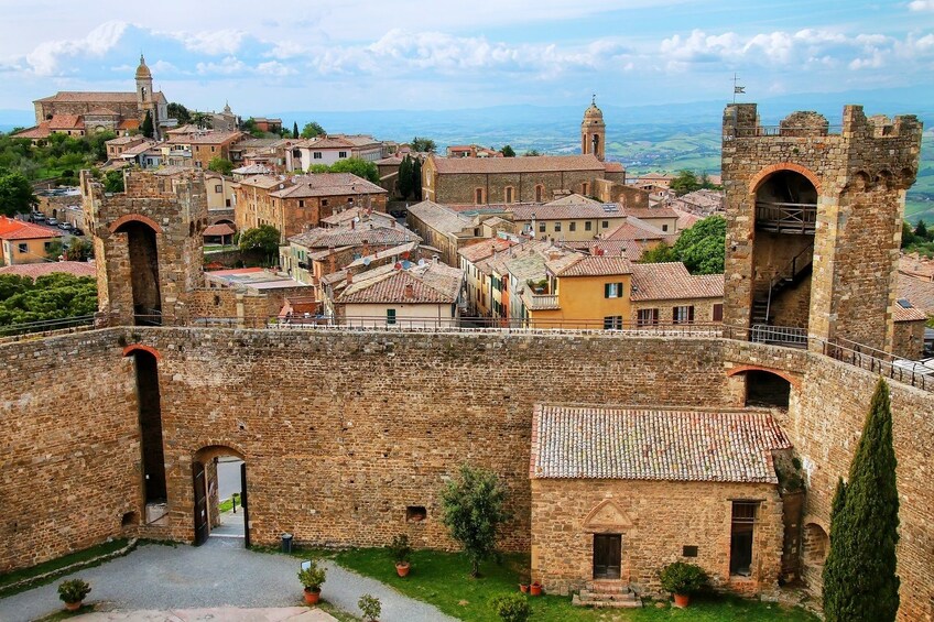 Small-Group Brunello di Montalcino Wine Tasting from Siena