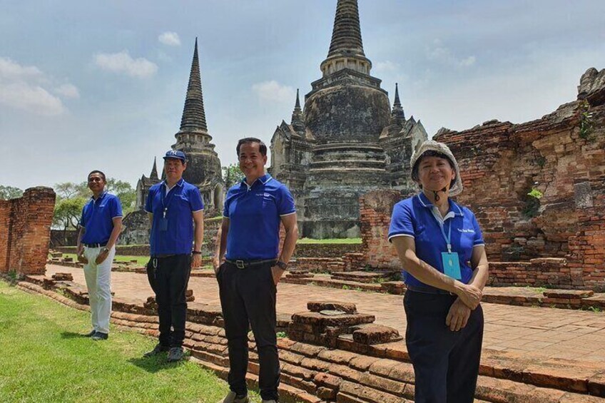 Thai Tour Guide's Team