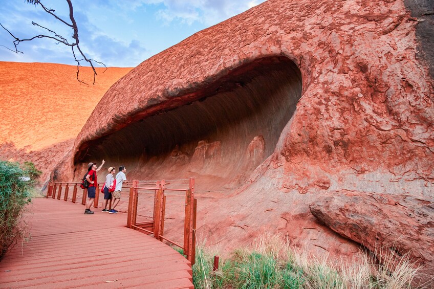 Half-Day Uluru Morning Guided Base Walking Tour 10.5km