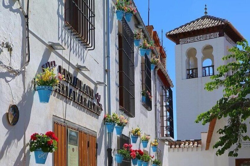 Private Tour of The historical Center: Albaicín, Sacromonte and Sagrario