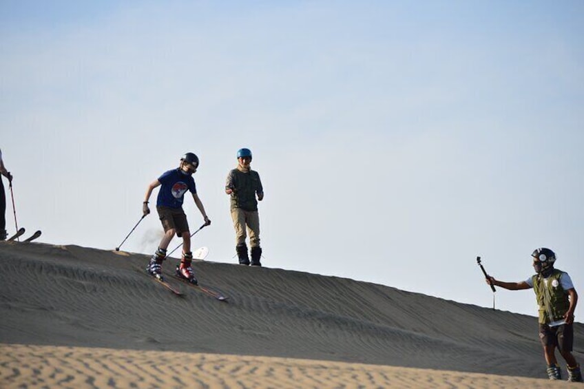 Learn to adapt your skiing abilities to the sand