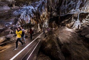 Jenolan Caves & Blue Mountains Day Tour