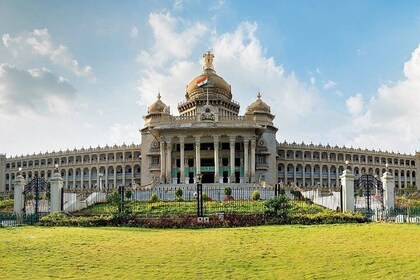 Best of the Bangalore (Guided Full Day Sightseeing Tour with Food Tasting)