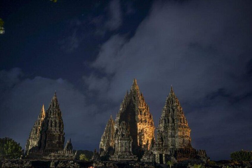 Prambanan Temple (Sunset) – Ramayana Ballet