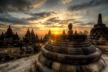 Borobudur Sunrise from setumbu Hill , Merapi Volcano & Prambanan Full Day T...