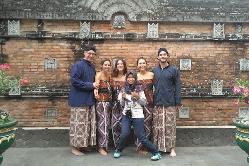 Try to wear traditional javanese dress