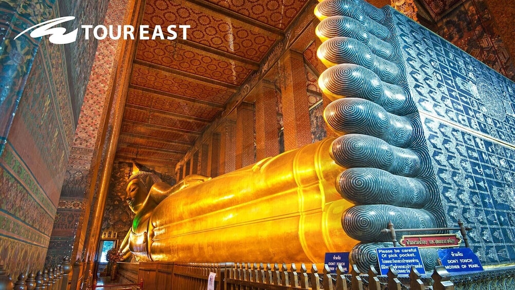 Reclining Buddha in Wat Pho Temple