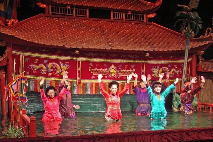 Traditional Water Puppet Show & Dinner On Cruise