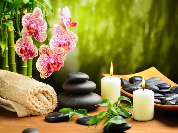 Ayurvedic Herbal Spa Massage at Viet Spa