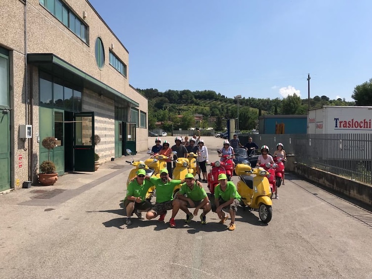 Full-Day Tour of Chianti by Vespa with Lunch from Siena